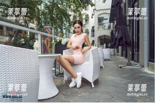 爱丝奇遇记：那些紧身裤背后的故事与原图资源，真相大揭秘！