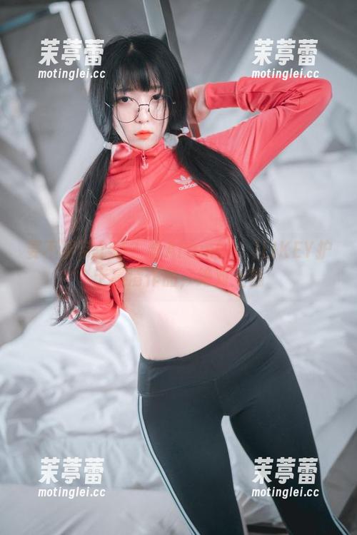 要不要带个药？看Aram(아람)LIKEY护士高清作品，绝对上瘾