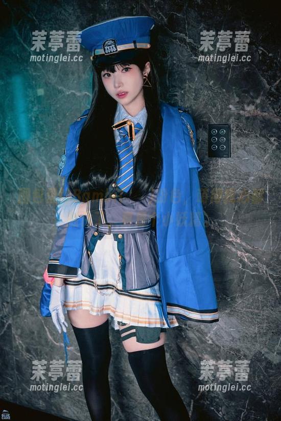 图包里的Bambi(밤비)粉色，萌得我心都融化了，真是个小妖精。