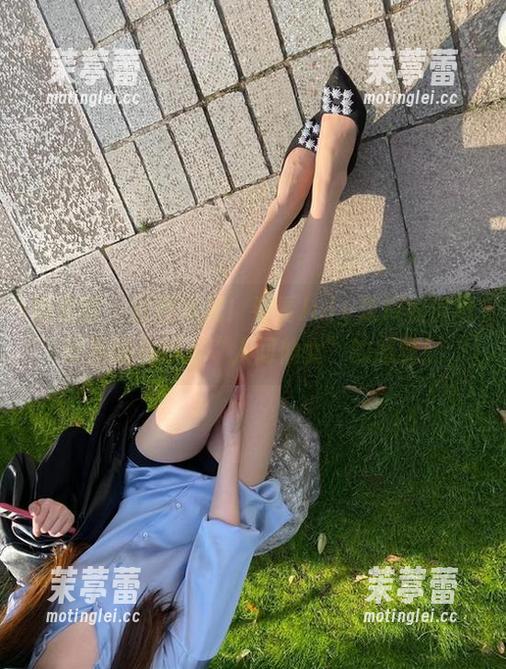 微密圈 - 原图曝光！看看July芝岚如何把丝滑睡衣穿出“人间仙女”的感觉！