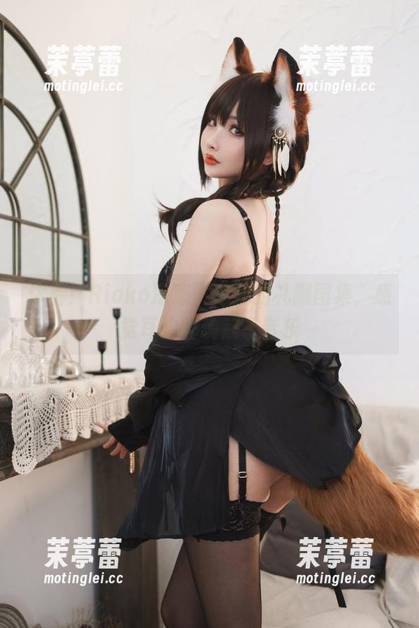 你看！Rioko凉凉子在线的礼服图集，感觉耳边都响起了音乐