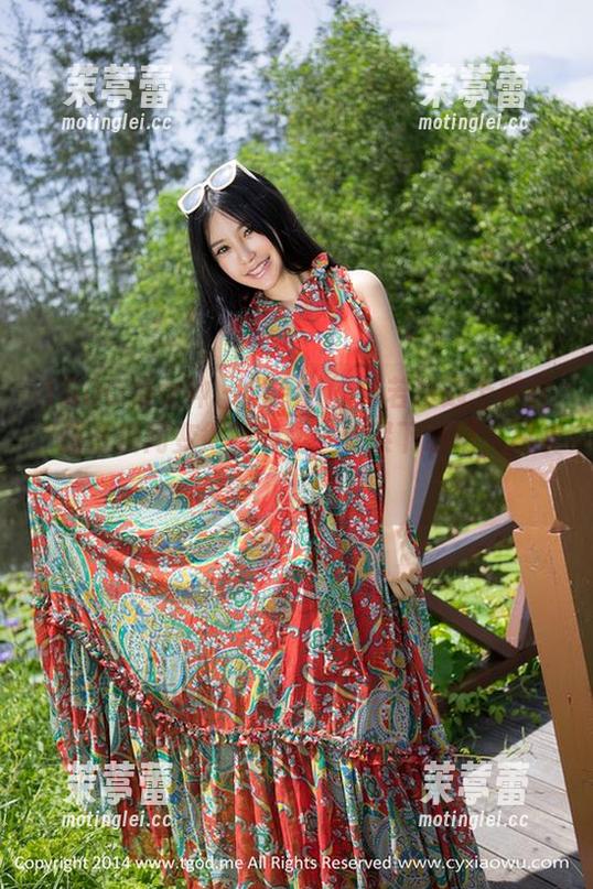 TGOD推女神 - 当Akiki朱若慕遇上黑丝，图库瞬间变得超有趣，赶紧下载吧，朋友们！