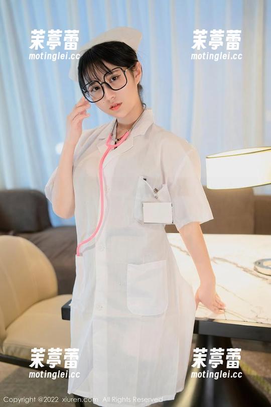 Xiuren秀人网 - 壁纸里的严利娅Yuliya，原图引发的眼镜幻想！