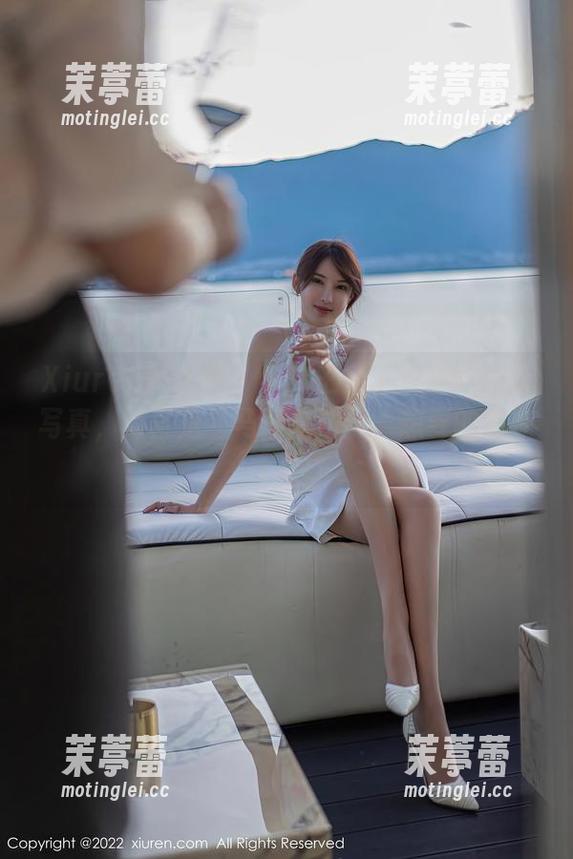 Xiuren秀人网 - 看！王俪丁双马尾最新写真，简直是“马尾魔法”，想要的都在这里！