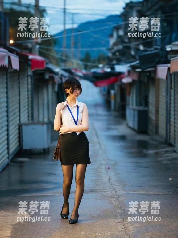 如果黑与白能说话，那nagesa魔物喵的作品肯定在耳边悄悄诉说，让人心动。
