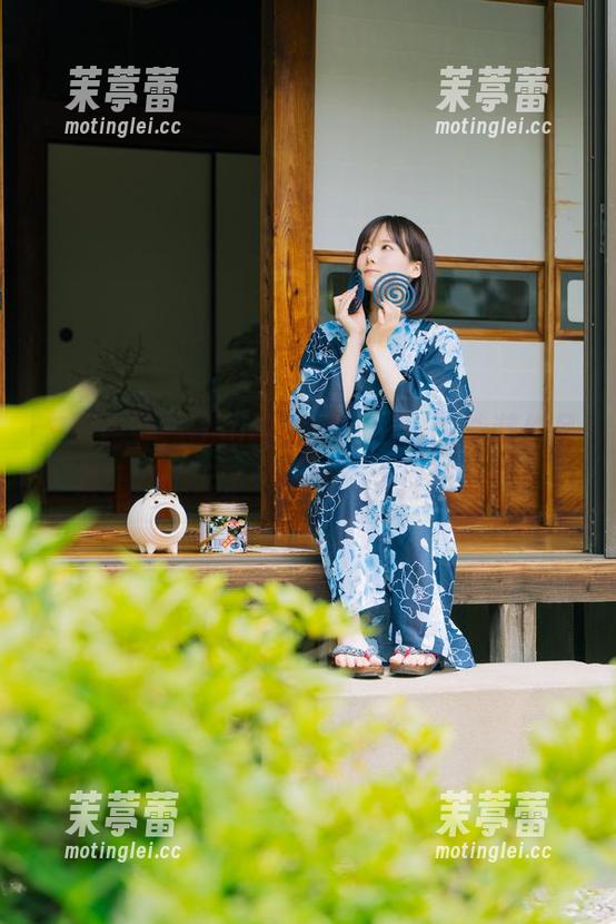 夕阳西下，けん研(けんけん)的泳装作品集让我想起了……啊，失控的脸红！
