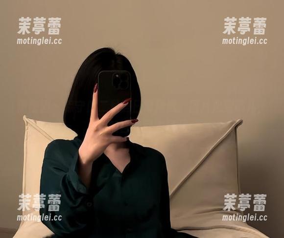 微密圈 - 保守的二舅妈日常精选：图片走到哪儿，我的目光就去哪儿