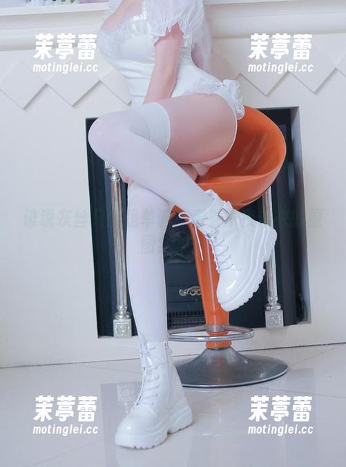 谁说灰丝只能是单调？看看千夜未来的原图全集！