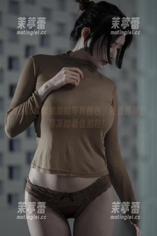 夏小秋秋秋姐姐的写真图包，简直是夏日清凉的最佳拍档！