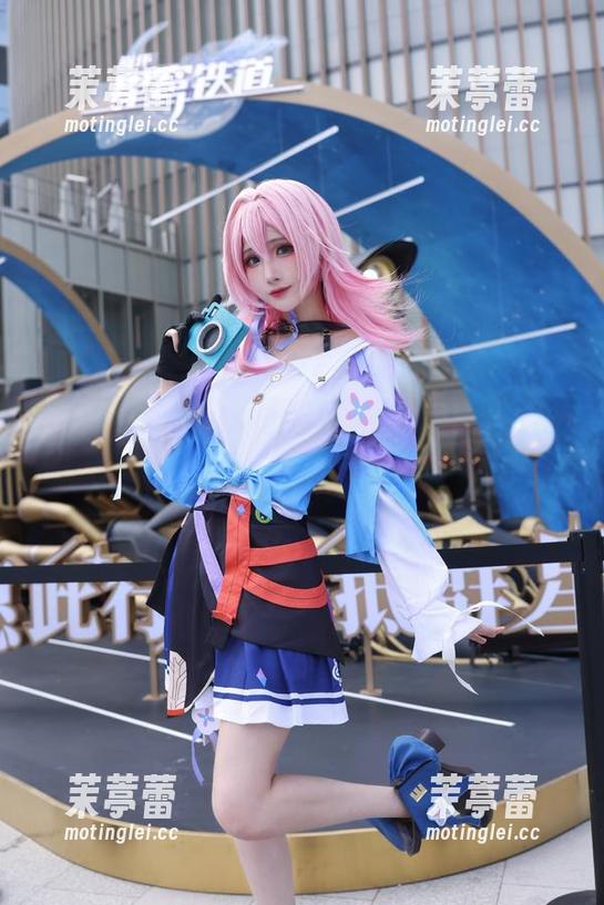 难道妖君白研只会穿牛仔裤？看这图你敢信？