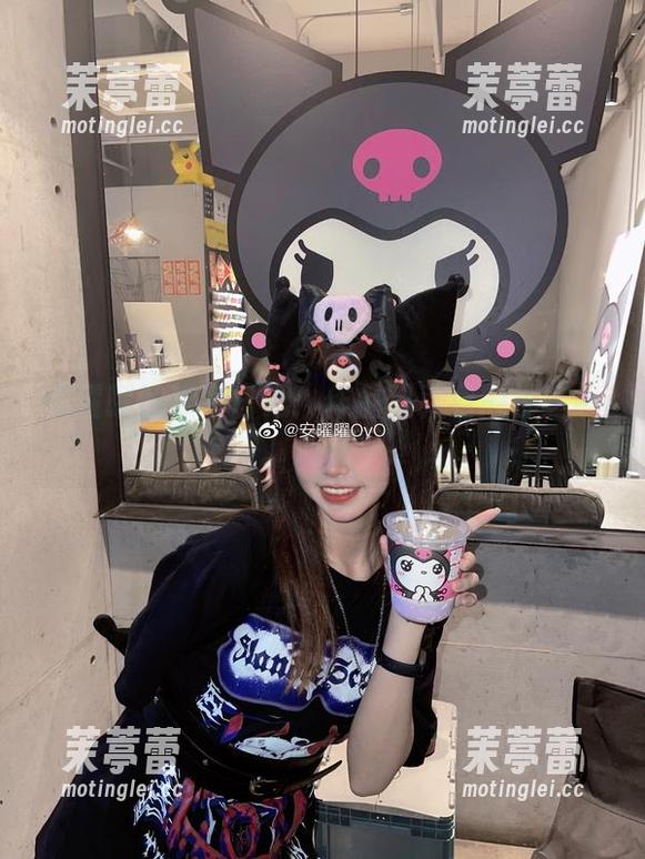 安曜曜的泳装日记：作品里藏着的那些小心机