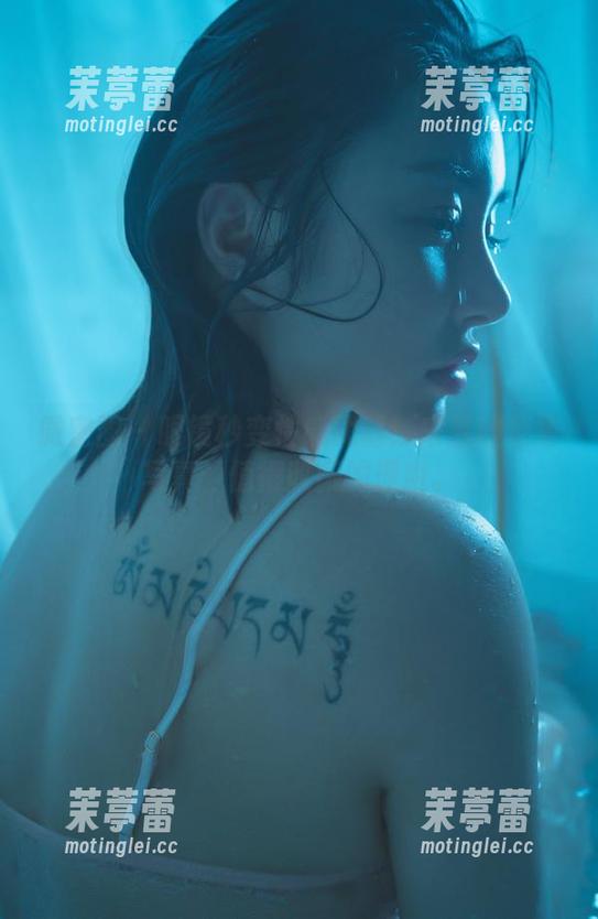 宋昱欣 微密圈 - 眼镜秒变性感武器!宋昱欣全集写真,值得收藏的理由。