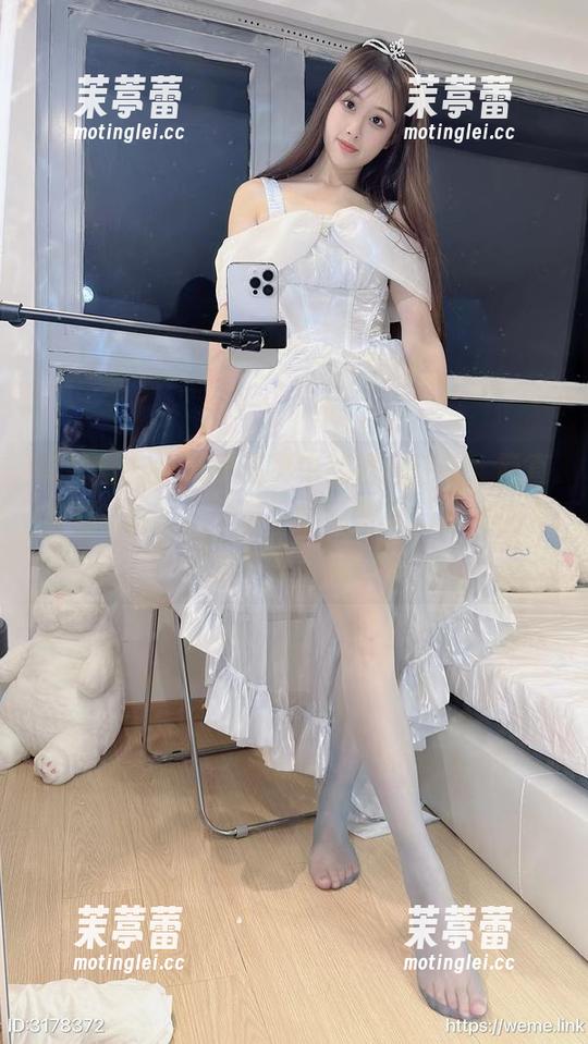 微密圈 - 小萌子写真中的蕾丝性感，简直是对‘美’，‘丑’的新定义，真是让人摸不着头脑！
