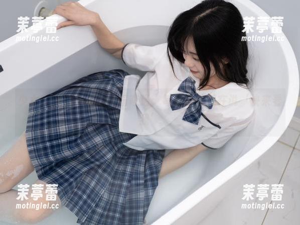 少女秩序 - 乐栀的校园奇遇：每张图片都在说‘快来看我’