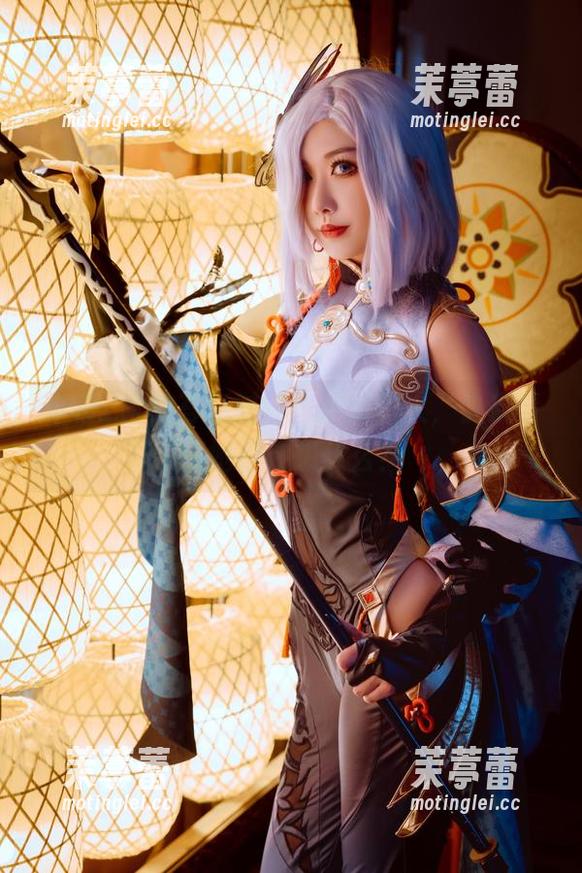 希希_啾的写真时刻：魅魔双人，快来猜猜她们在想什么？