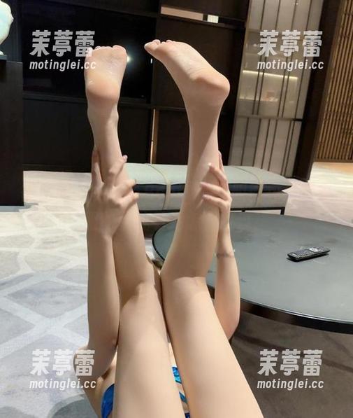 微密圈 - 徐莉芝Booty的透明图包：穿衣服的挑战看她怎么胜过！