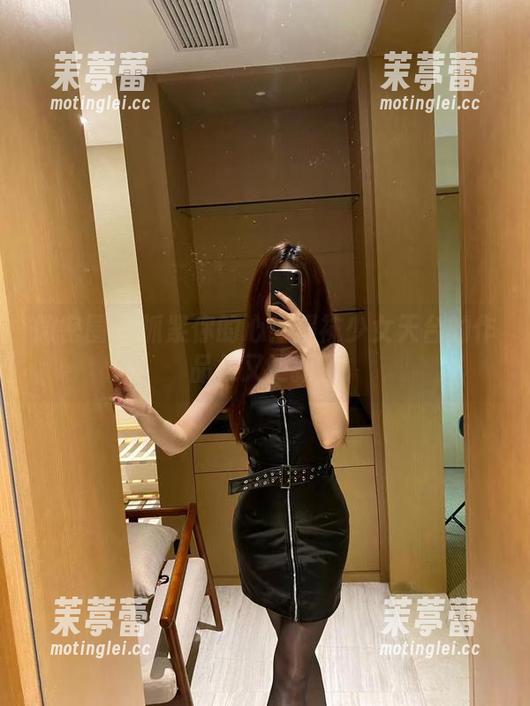 微密圈 - 抓紧你的心！提袜少女天台的作品集又更新了
