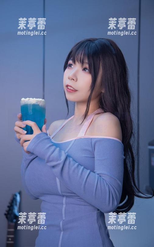 作品在线，无颜小天使wy穿上黑旗袍，是准备去祸害谁呢？