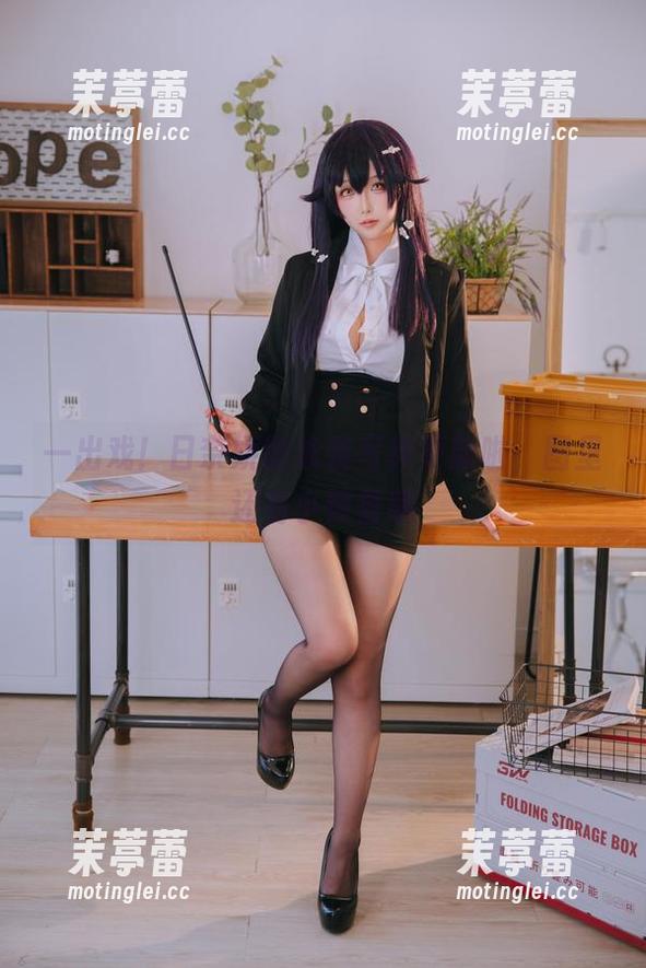 一出戏！日奈娇的泳装写真更新啦，图里还有小惊喜哦