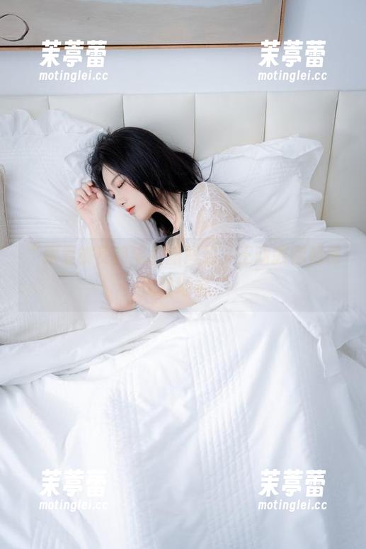 “跟着桃良阿宅最新图包，王动教你如何优雅地宅“