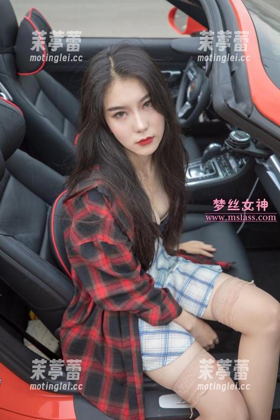 梦丝女神 - 香萱：办公室摄影，无限资源就是这么简单！