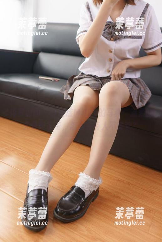 森萝财团 - 小奶糕Milky的写真：温柔的光晕笼罩着，怎么会有人不喜欢？