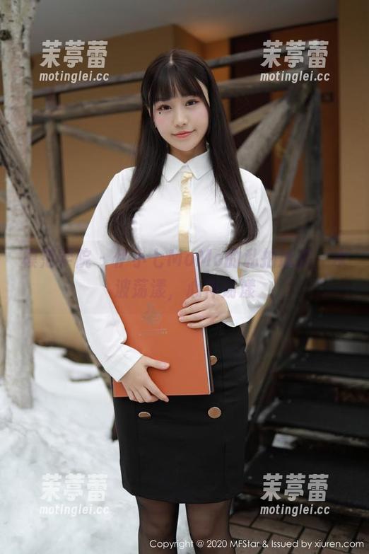 模范学院-伊小七MoMo 模范学院 - 伊小七MoMo的私拍泳装,水波荡漾,心神荡漾