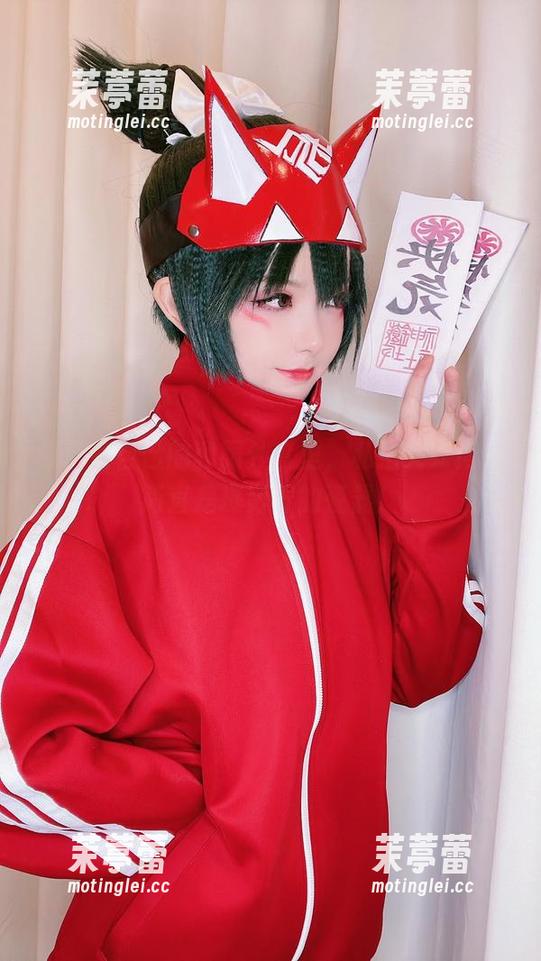 樱群在自己的和服外套里，私拍又如何？简直是摄影界的瓷器！