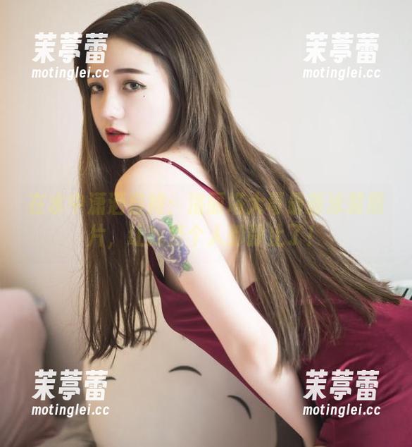 洛丽塔大哥 在水中潇洒自如:洛丽塔大哥最新泳装照片,让我整个人都静止了!