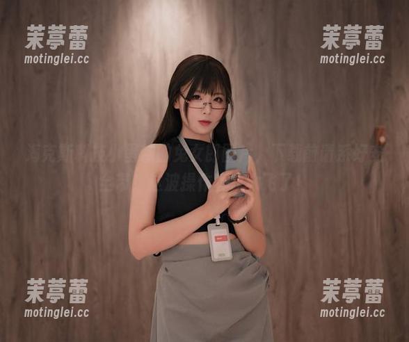 海克斯科技小蛋糕的兔女郎图片，下载前请系好安全带！这波操作真是太飞了！