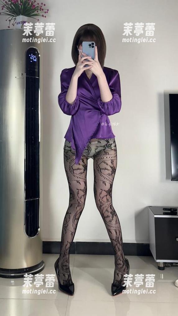 微密圈 - 白龙猫女，那个你想追的秘书，竟然有免费写真可以欣赏！