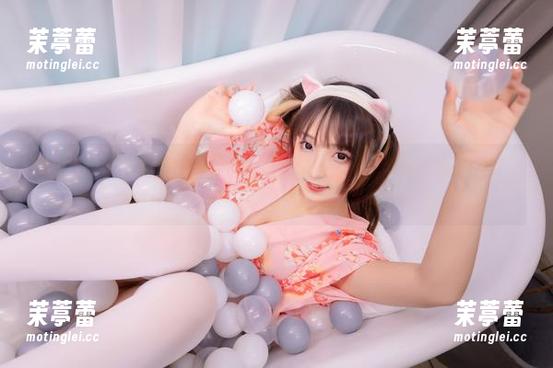 神乐坂真东的私拍古典旗袍图包，这种美让我想说“再来一遍”？