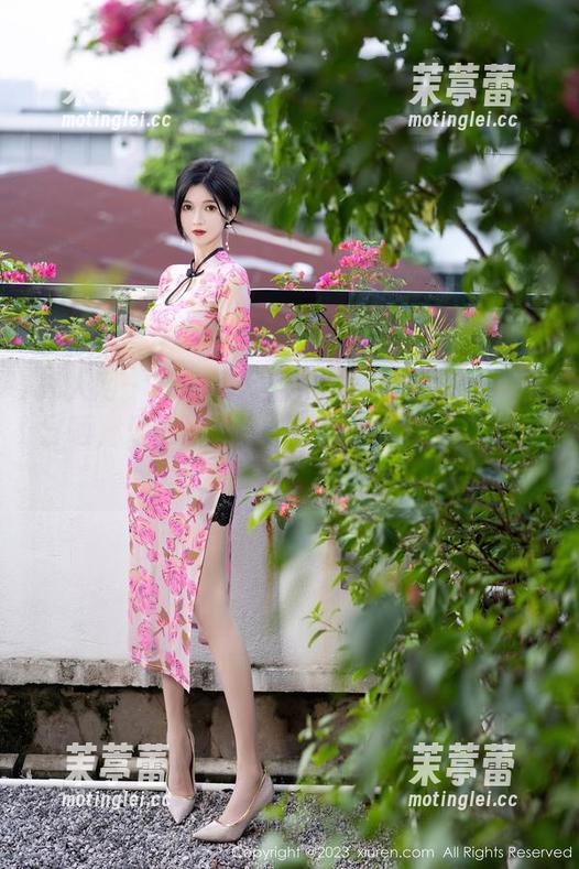 秀人网 - 高清唐翩翩户外合集：不怕风吹日晒，只怕你没点开，由她带你野外寻美！