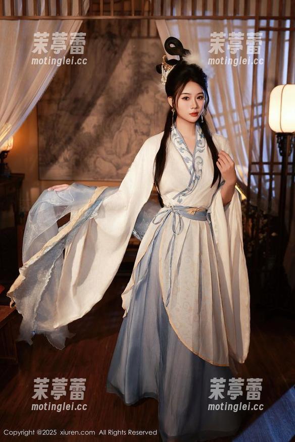 秀人网 - 娜露最新写真，裤里丝中的微妙瞬间让我想到了什么...？