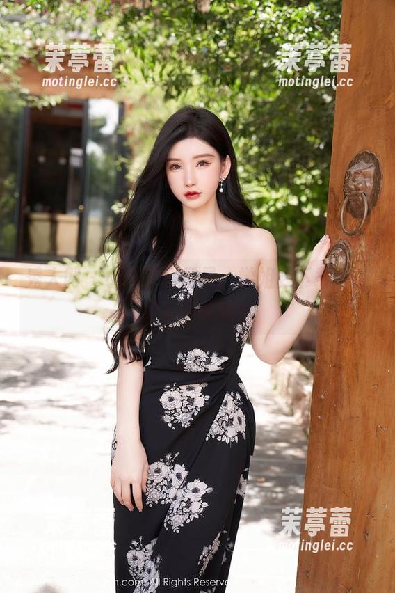 秀人网 - 小纯子全纪录：学姐款下载，让你目不转睛！