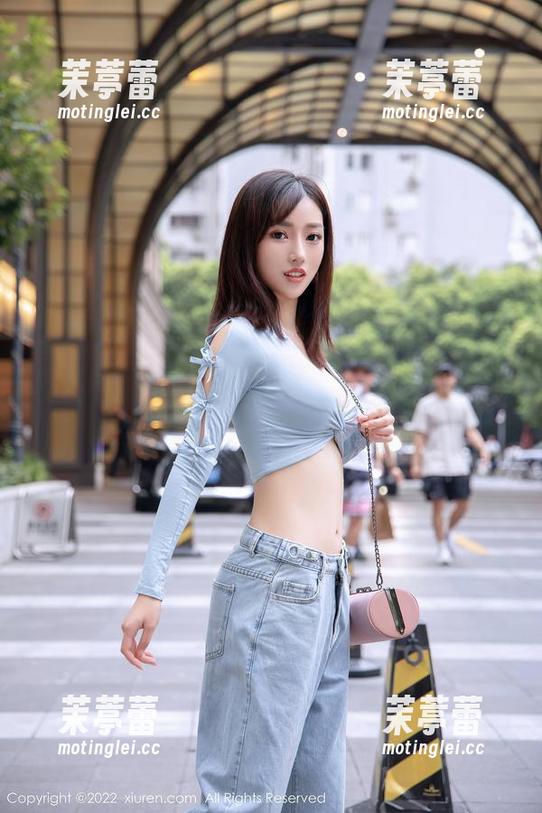 秀人网-月酱儿 秀人网 - 图包更新了!月酱儿的秘密,真有那么迷人吗?我想看个究竟!