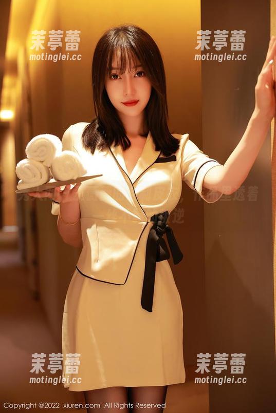 秀人网 - 王薇薇的定制皮衣，作品里透着一丝不羁的叛逆