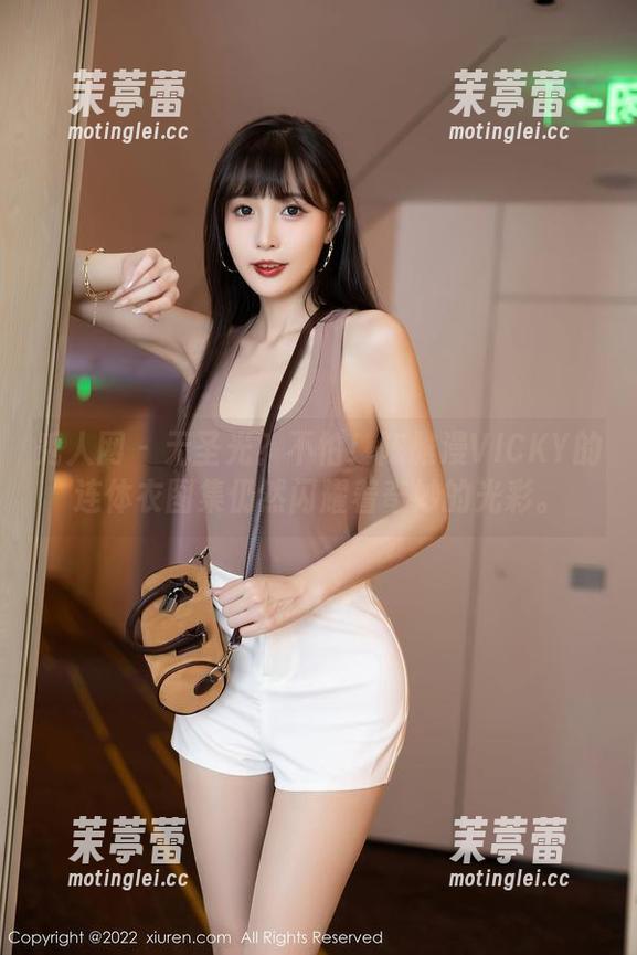 秀人网 - 无圣光？不怕！陈雅漫VICKY的连体衣图集仍然闪耀着奇妙的光彩。