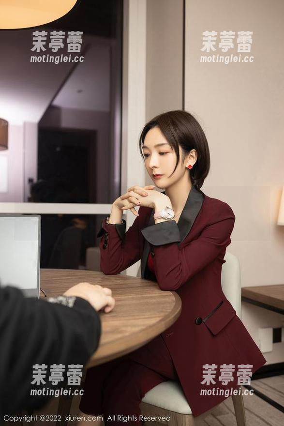 秀人网 - 哇，顾楚楚这黑色写真！确实是壁纸级别的美啊！