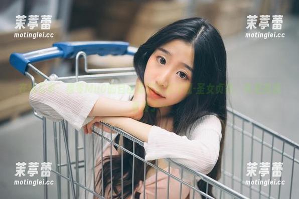穆零Mu0 在线写真:穆零Mu0的自由鸢尾轻巡洋舰-圣女贞德,真是把我看傻了…