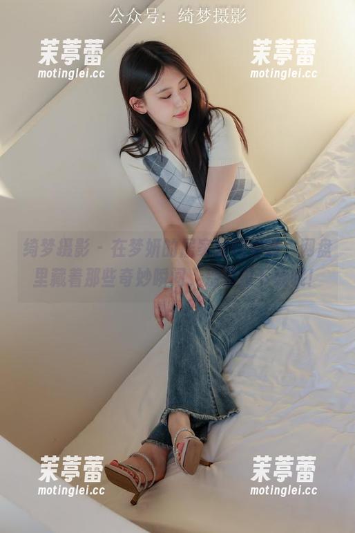 绮梦摄影 - 在梦妍的居家空间闲逛，网盘里藏着那些奇妙瞬间，别错过下载哦！