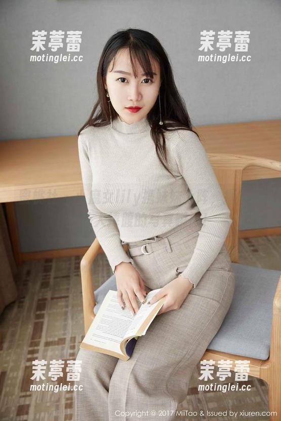 蜜桃社 - 小魔女lily携妹妹上阵，揭晓那些让人捧腹的写真瞬间！