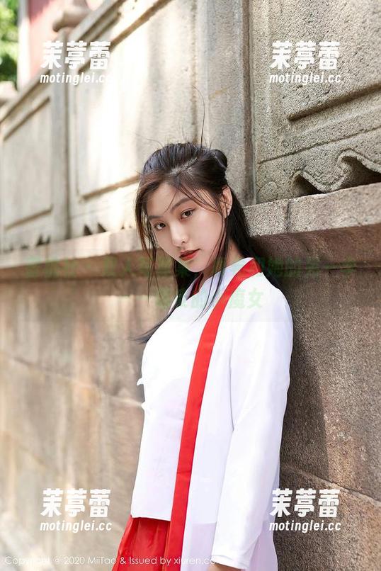 蜜桃社-真希 蜜桃社 - 双人写真集,真希和她的另一半——调皮的小魔女