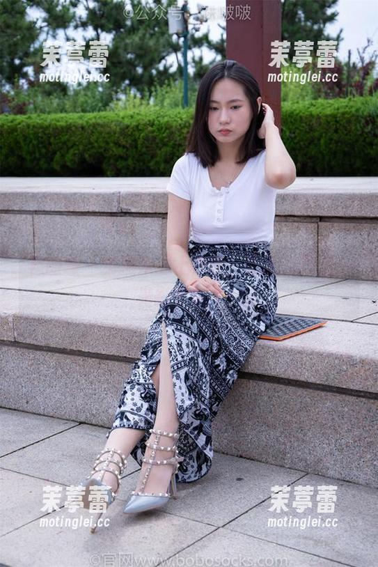 袜啵啵 - 当糯米遇上户外：无圣光作品，光影带你飞！