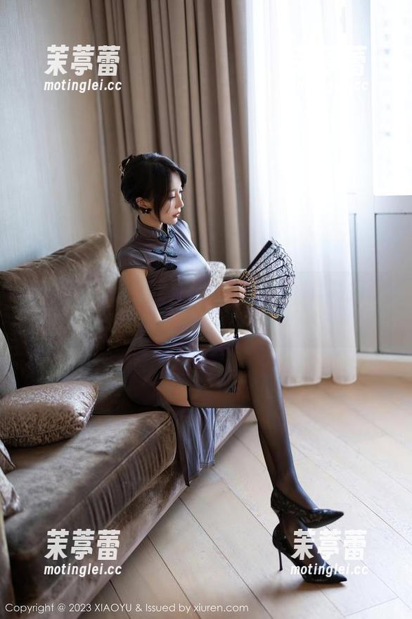语画界 - 看看程开心最新图册：套装搭配教你如何引人注目！