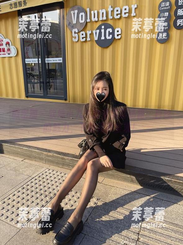 微密圈 - 软妹小九九独家美图秘籍：白丝的魅力，下载完美呈现！