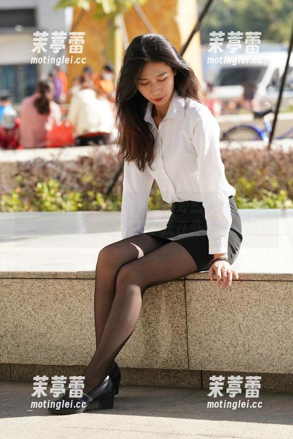 魔镜街拍 - 在寒风中看婷婷的极品肉丝圣诞美人套图，差点忘了我在外面！哈哈！