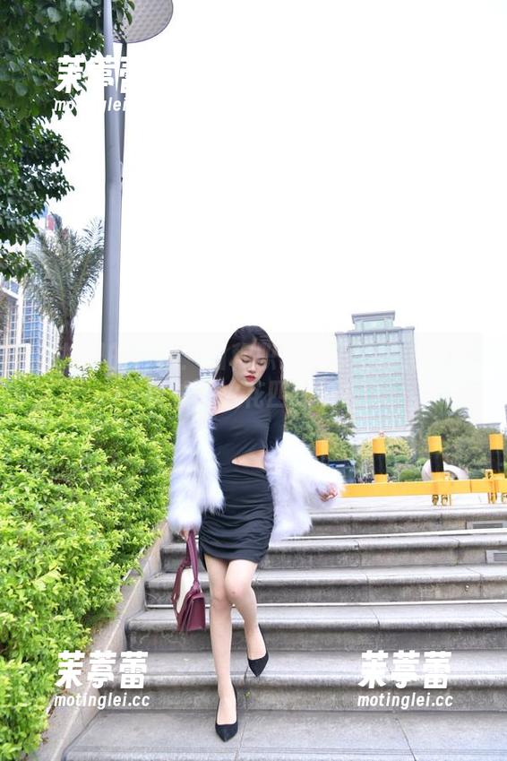 私拍里的艺术：当称职女洗车工遇上魔镜街拍，火花四射呀！