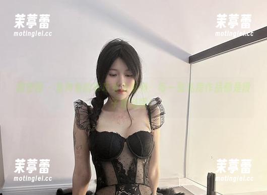 微密圈 - 鱼神鱼的乖巧女友系列：每一张私房作品都是段子现场啊！